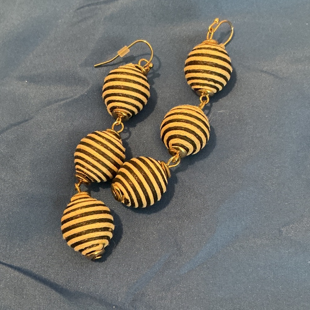 Chic Gold and Black Striped Earrings
